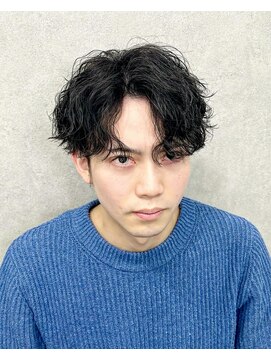 ジェイドゼロウィズアクロス(JADE -zero- with AKROS) 波巻きスパイラルパーマセンターパート