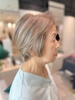 ステア ケース(stair case)&nbsp;ナチュラルなグレージュの陰影でつくる立体感のあるカラー