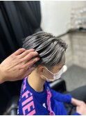 トオル　ホワイトシルバーカラー
