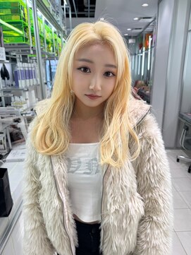 ノラ シンディ(NORA CYNDY) ブロンド/ケアブリーチ/抜きっぱなし/ホワイトブロンド