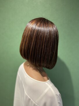 ナイン(nine) 前下がりボブ