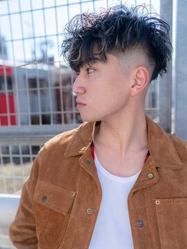 ケアリー 練馬(Carelly) ツイストパーマ七三オールバックマッシュウルフスリークショート