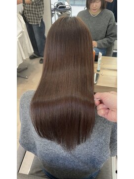 濃密ケラチンで叶う極上ツヤストレート