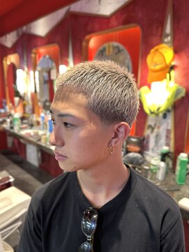 テーパーフェードハイトーンボウズ