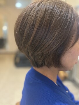 トウロウ 川口店(TOU/ROU) 大人ショート 白髪ぼかし 脱白髪染め ハイライト30代40 代