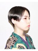 鋭角に刈り上げトランクスヘア