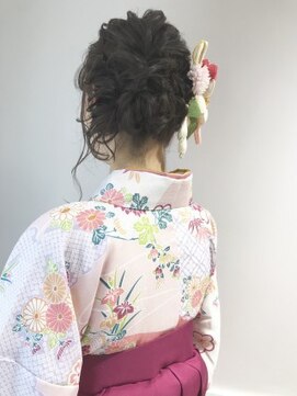 ネオリーブ クーロ(Neolive curro) 卒業式お客様フォト★袴着付けご予約受付中♪