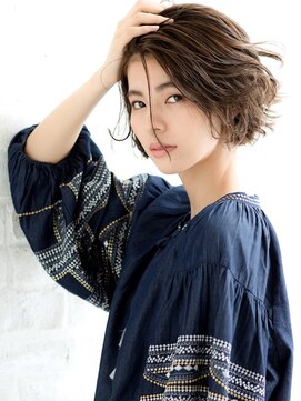 ティファ 銀座(Tiffa) ワンレンクラシカルボルドー伸ばしかけ小顔切りっぱなしボブ