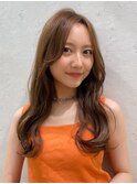 大人かわいいゆるふわウェーブ巻きロングミルクティーベージュ