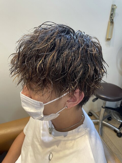 ツイストスパイラルパーマ刈り上げマッシュ金髪ハイライト 京都