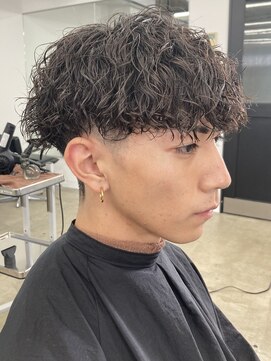 フィフスワン(fifth one) 波巻きパーマメンズパーマメンズヘアツーブロックツイストパーマ