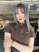 ロジ(loji)&nbsp;ホワイトカラー×顔まわりカット