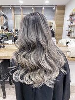 ジゼル(gisele)&nbsp;（小山）white greige