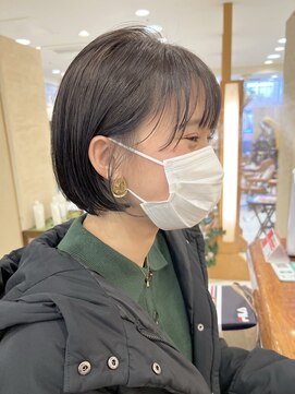 モリオ フロム ロンドン サッポロファクトリー店(morio FROM LONDON) 【morio】札幌ボブ　暗髪ぱつっと耳かけボブ