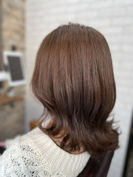 アトリエナガノ(atelier nagano) ニュアンスカラー/センターパート/ツヤ髪スタイル/ブルージュ