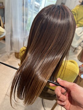 ユミリーバイルコル(umily by RuCOR.) ショコラアッシュ/ヘルシースタイル/ふんわりカール/向ヶ丘遊園