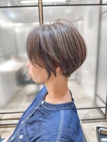 ポート 蕨(PORT) 【篠原】襟の生え癖防止刈り上げショート×白髪ぼかしハイライト