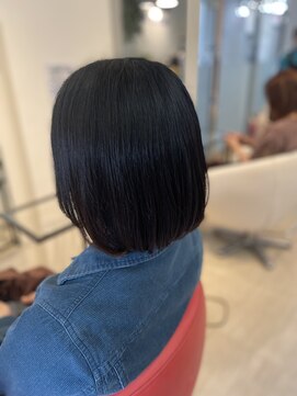 ヘアーリゾートラシックアールプラス(hair resort lachiq R+) ワンレングスボブ