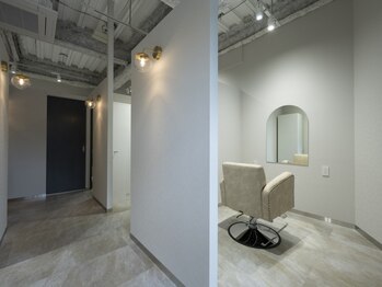 ローグ 押上(Logue)の写真/《押上エリア☆髪質改善個室サロン》人の目を気にせず髪のお悩みを相談。ご寛ぎ頂きながら理想の艶髪へ