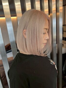 スリー バイ ベルベット 博多(THREE... by velvet) ダブルカラー♪ブリーチカラー/顔周りカット/ハイトーンボブ