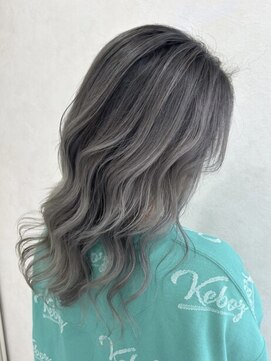 リトバイトゥルークリエイション 大宮(Re:to by True Creation) 【外国人風】バレイヤージュ×シルバーアッシュ