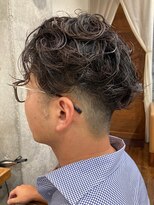 シルフィ(sylph)&nbsp;メンズカット刈り上げパーマビジネススタイル