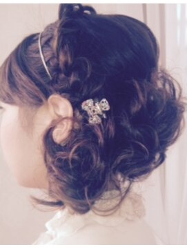 ブリエ(Briller) 編み込みアレンジスタイル