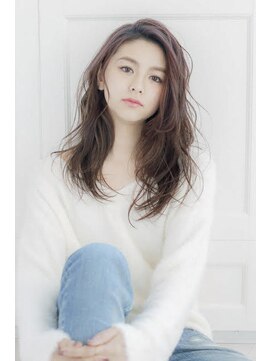 クルミ(culumi) ウェット感のあるセクシーロングヘア