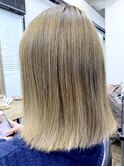 ブロンドベージュ×モードボブ