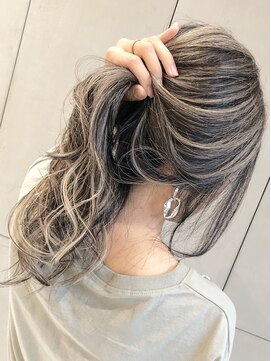 ディーナ(D'na) 『D'na』太めグレージュハイライト　清水