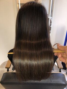 アールサロン アオヤマ(Rr SALON AOYAMA) プラチナミネコラストレート