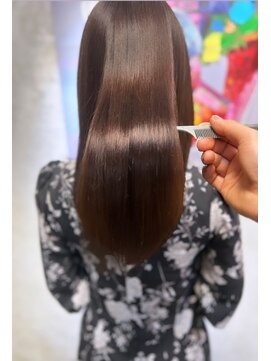 アトリエサロンドットエム(Atelier Salon .M) 乾燥が気になるかた必見。極潤カラーリング