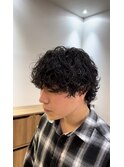 波巻きスパイラルパーマウルフツーブロックマッシュメンズパーマ