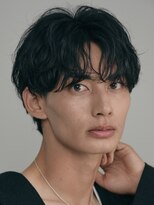 イズバイフィフス(is by fifth) ツイストスパイラルパーマツイストパーマセンターパートウルフ