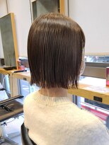 エリマ 調布(elima)&nbsp;首やデコルテがキレイに見える、小顔効果の高いミディアムボブ