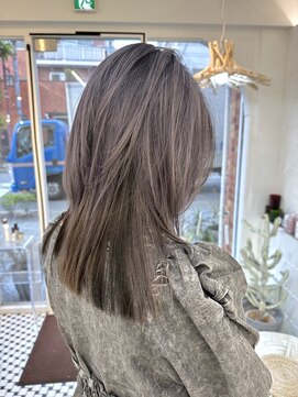 コス(KOS) 【ＫＯＳ　立川】シルバーアッシュ×ウルフカット