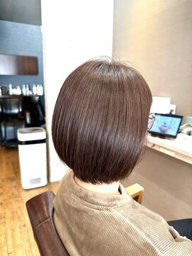 ヘアーメイクロージー 八軒店 (HAIR MAKE ROSY) ミディアムストレート外ハネボブ大人ショート切っぱなしボブ