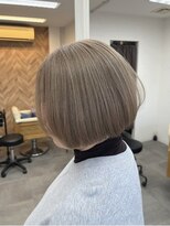 リングバイモアムー(Ring by Moremuu)&nbsp;イッシー　スタイル　ミルクベージュ　ボブ