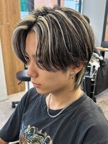 ハイライトツイストパーマアップバング短髪メッシュ