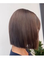 ブロッシー(blossy.)&nbsp;パツッとボブ