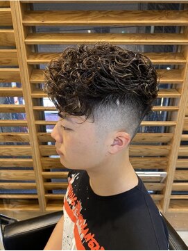 ワークス 下北沢(WORKS) スキンフェード バーバーハードパーマ