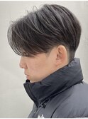 韓国風毛流れセンターパートカットニュアンスパーマ刈り上げ黒髪