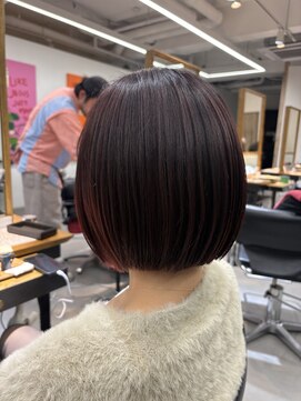 サニーズ(SUNNY'S by CONKS) つるっとワインレッド×ミニボブ！