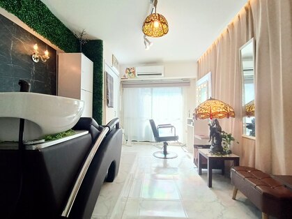 マーナ(MANA)の写真