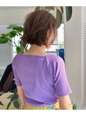 マットグレージュ／切りっぱなしボブ
