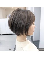 アビー(ABBEY3)&nbsp;少し切るだけでイメチェンできる！バランスを見る