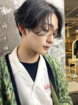 ピア(Pia) 毛流れセンターパート