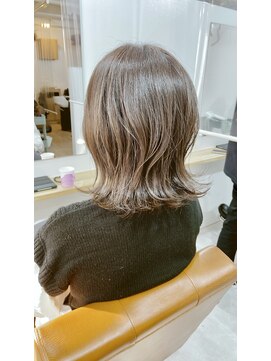 シーバイトリコ 市川(SEA by tricot) スモーキーベージュ/重軽ロブ