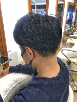 ヘッズ 本八幡店(HEADS) MEN'S HAIR  センターパート　ツイストスパイラル　コンマヘア