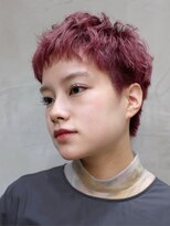 ルーツ(ROOTS) フラミンゴピンク+ピンパーマでつくるベリーショート